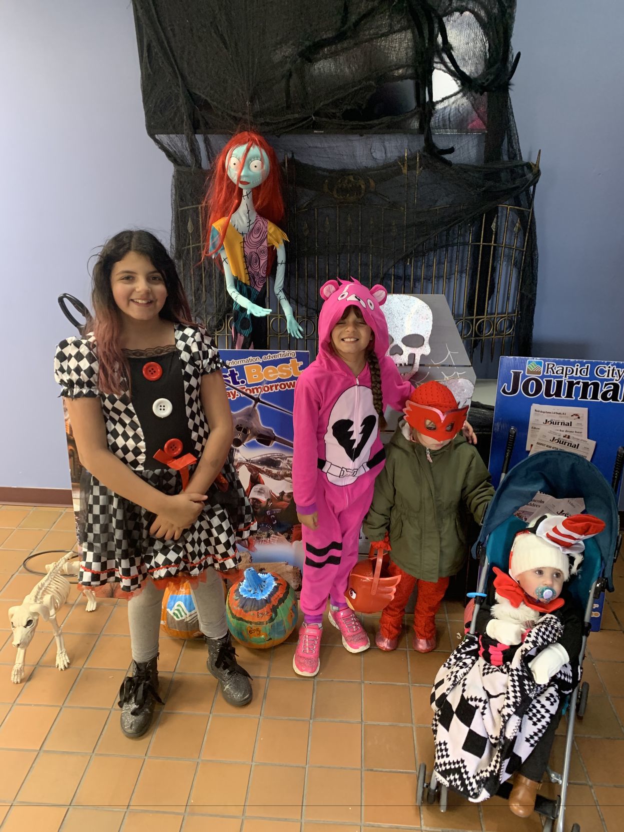 Halloween Pictures to run in Thursday's paper 132.JPG